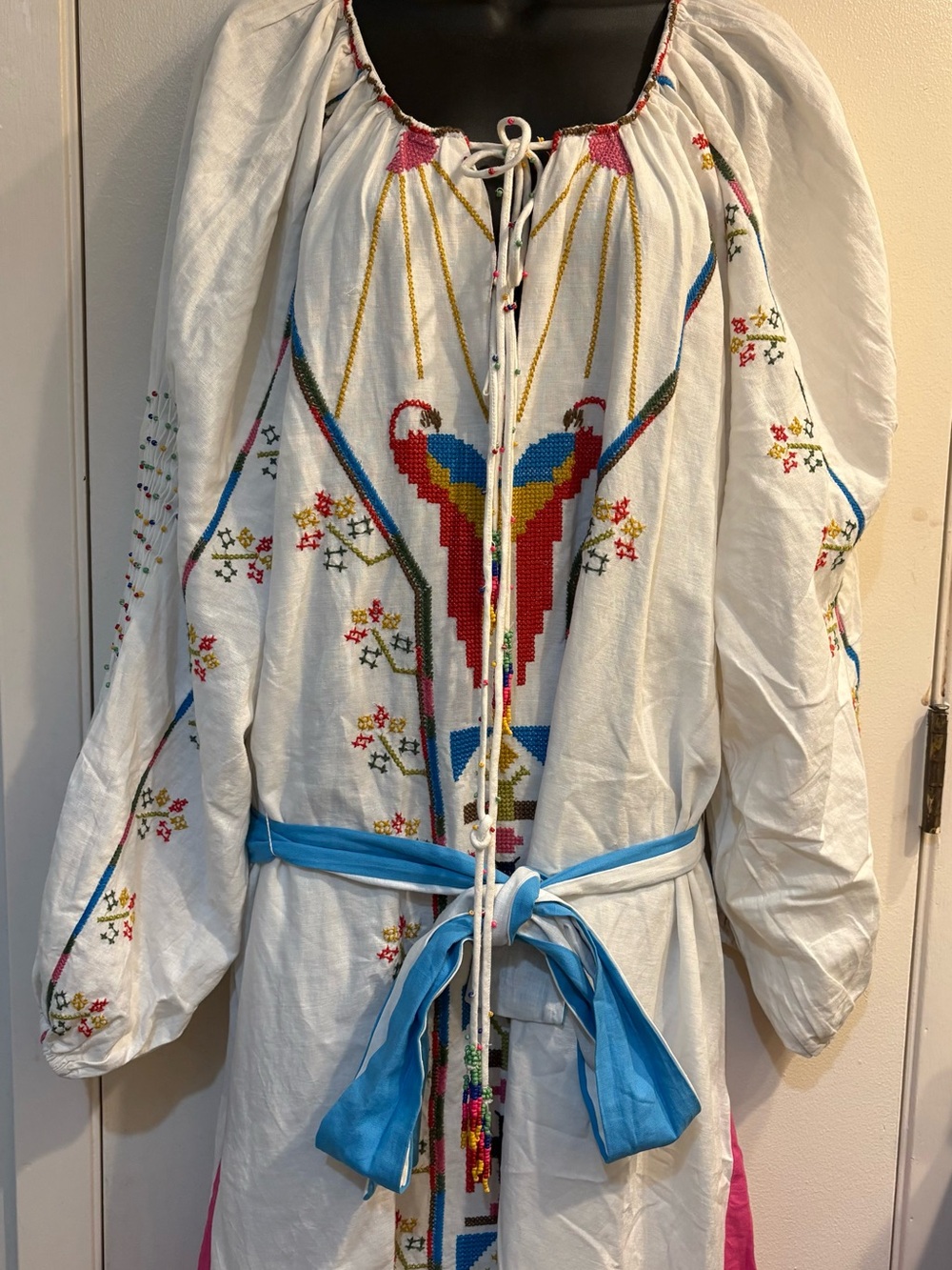 NWT Farm Rio Macaw Tassel-Tie Embroidered Maxi Dress Size M - Picture 2 of 16